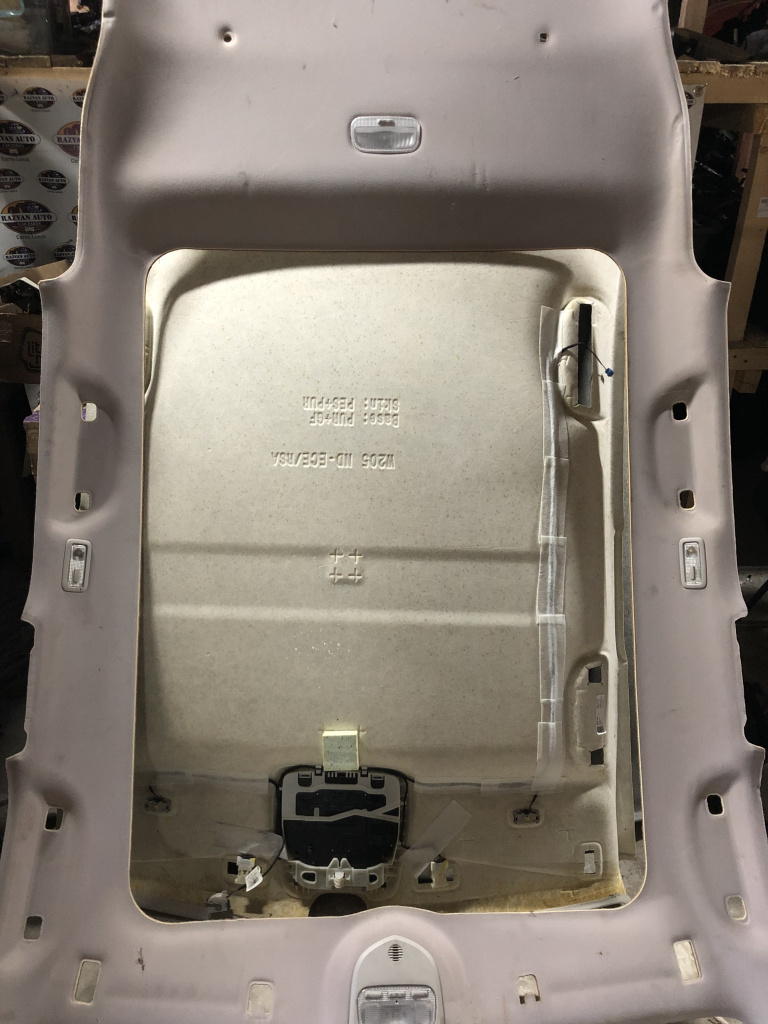 Plafon material cu panorama Peugeot 3008 2012