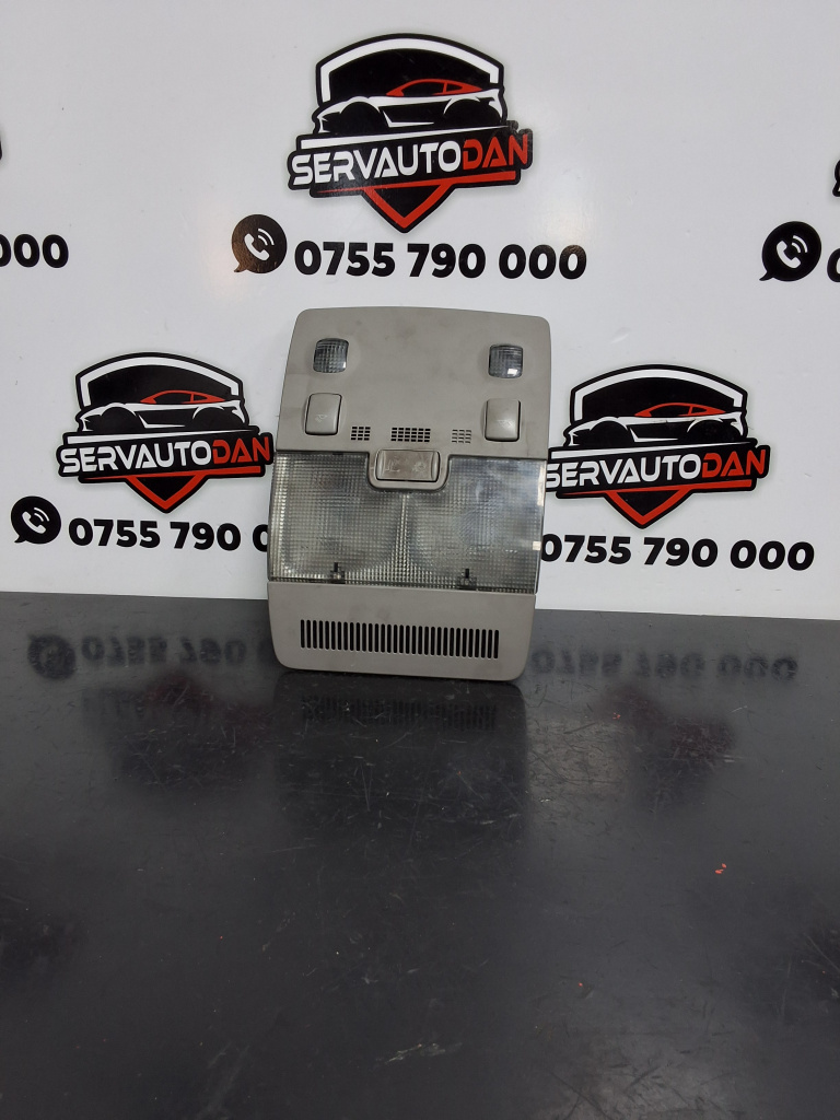 Plafoniera Audi A4 (2001-2004) [8E2, B6] 1.9 Motorina 2004, 8E0947135A