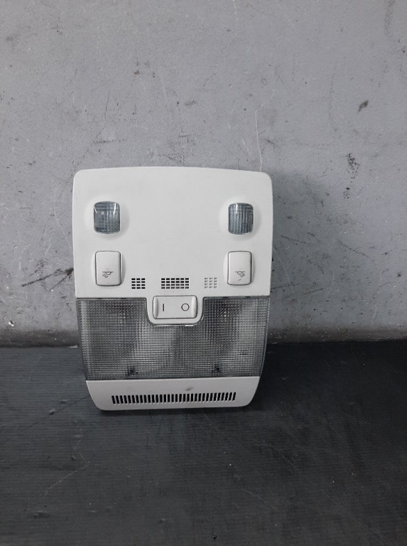 Plafoniera fata audi a4 b7 8ed 8e0947565