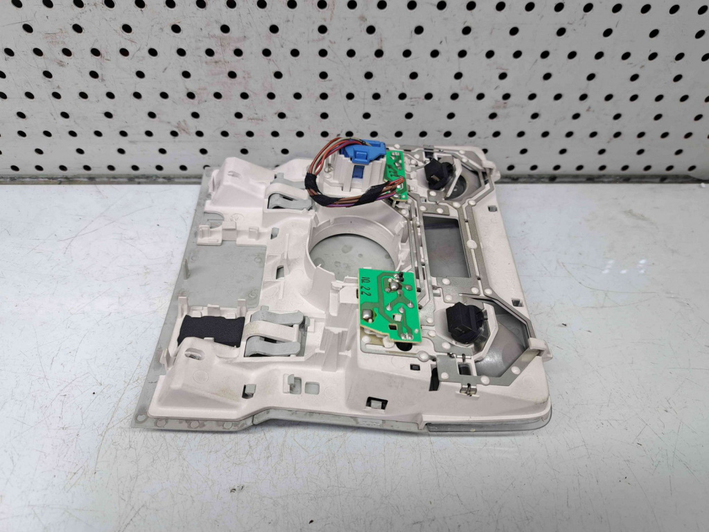 Plafoniera fata Volkswagen Golf 5 (1K1) [Fabr 2004-2008] 1K0947105AE