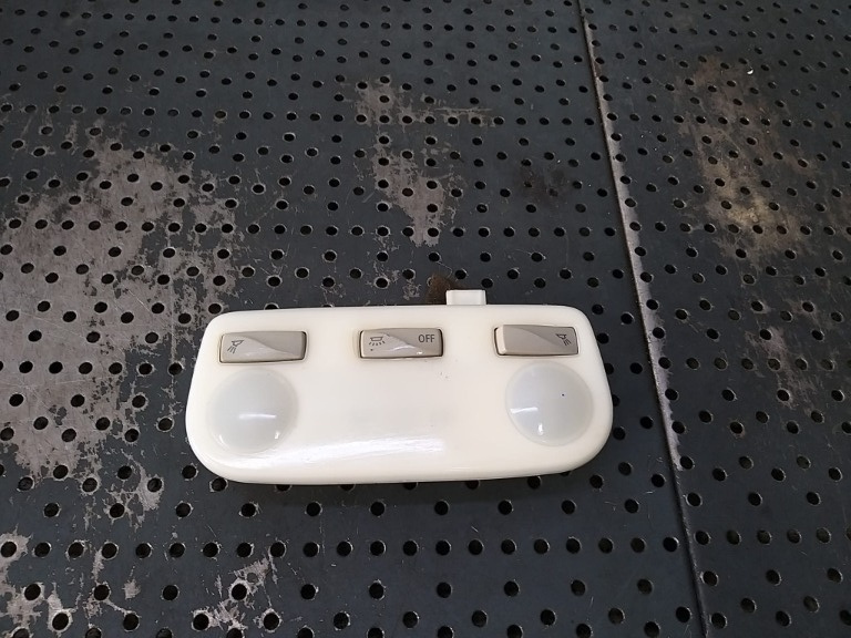 Plafoniera lampa plafon renault megane 3 264300008r