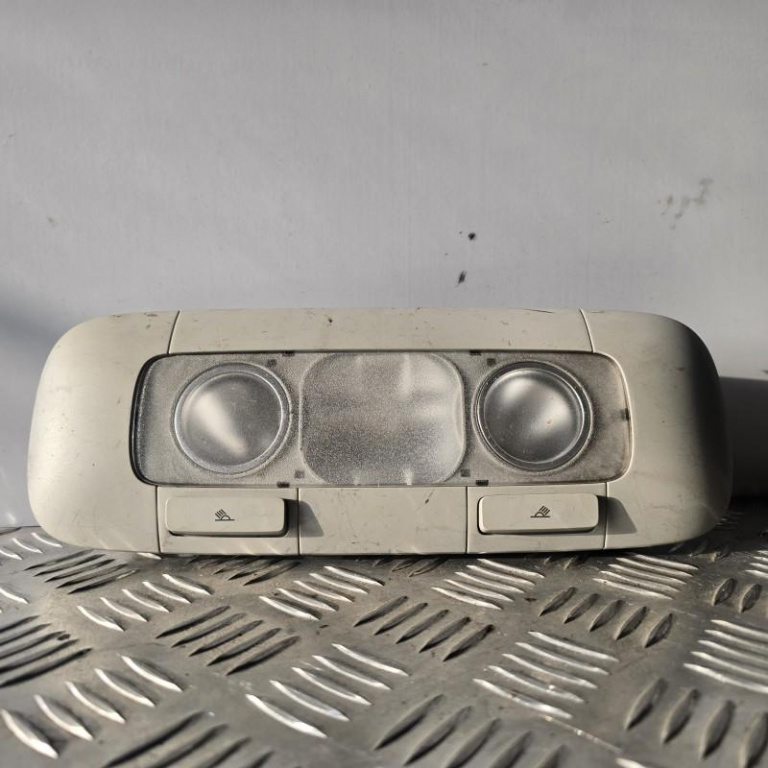 Plafoniera - lampa spate Volkswagen Golf 5 2004-2009 1k0947291