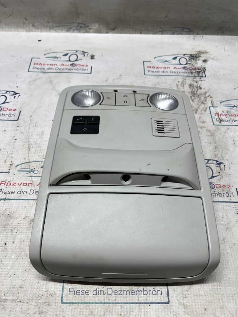 Plafoniera Volkswagen Jetta 2012