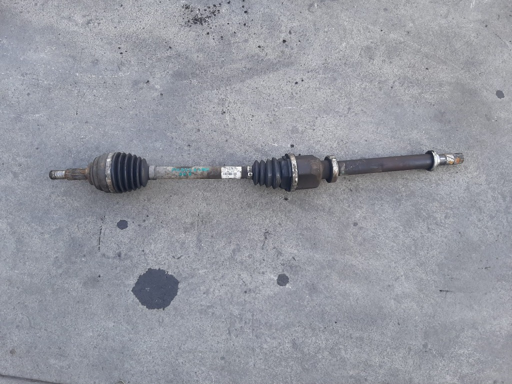 Planetara dreapta fata 1.5 dci renault modus clio 3 8200499586
