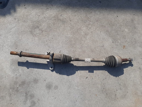 Planetara dreapta fata renault scenic 3 megane 3 1.5 dci 391006777r