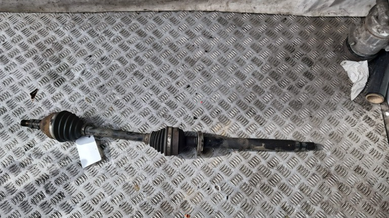 Planetara dreapta Opel Astra J 1.6 benzina cod motor A16LET transmisie manuala an 2010 cod 13250839