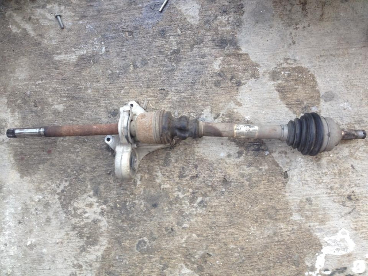 Planetara dreapta peugeot 307cc 2.0i rfn 136 de cai