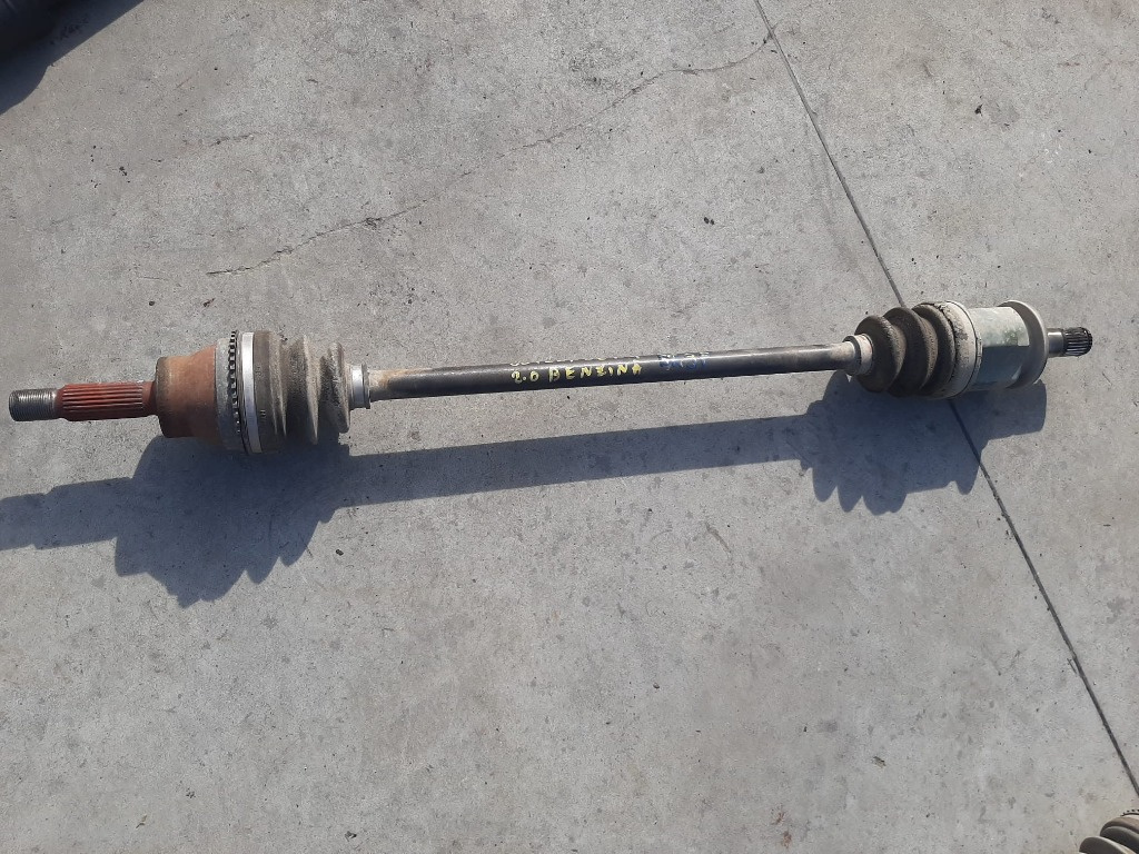 Planetara dreapta spate mitsubishi outlander 1 2.0b 2006