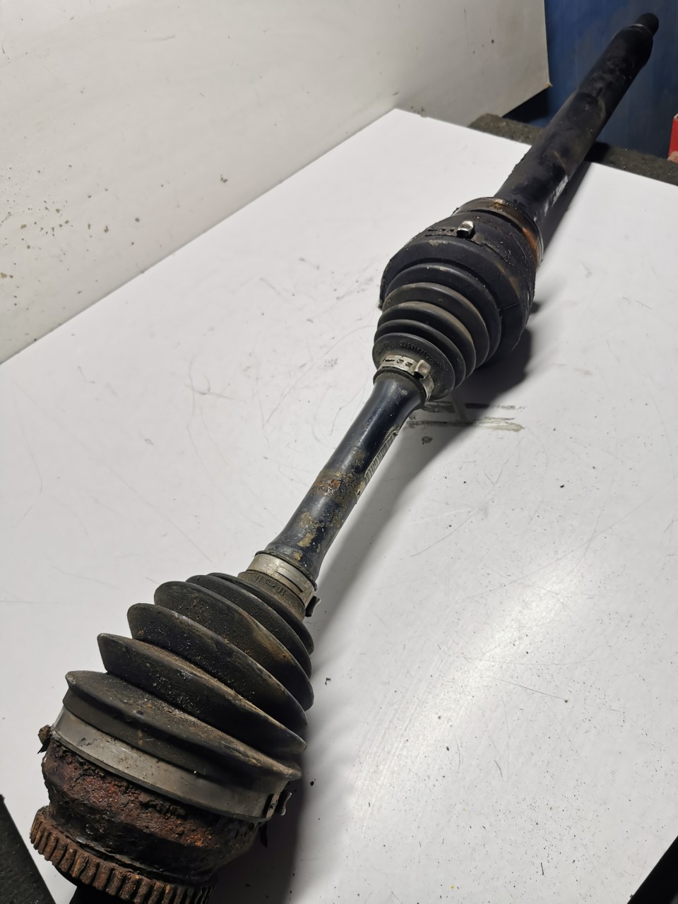 Planetara dreapta Volvo S60 2.4 diesel cutie manuala P8689214 T030328
