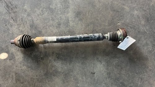 Planetara dreapta VW Golf 5 1.4 TSI cod motor CAX , transmisie manuala , an de fabricatie 2009 cod 1...