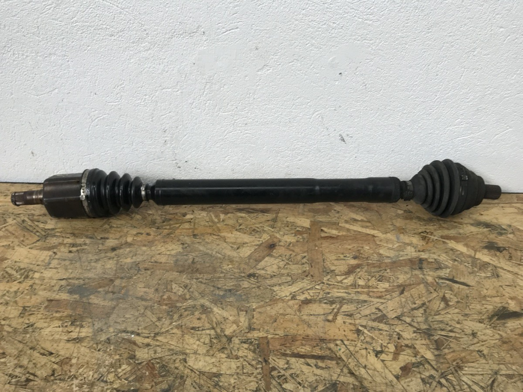 Planetara dreapta VW Passat B6 2.0TSI combi 2008 (cod intern: 14140)