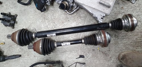 Planetara stanga dreapta fata Vw Passat B8 2.0 TDI 2016 2017 2018