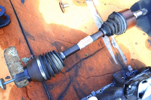 PLANETARA STANGA FATA MONDEO MK4 2.0 TDCI 140CP 103KW MANUALA FORD
