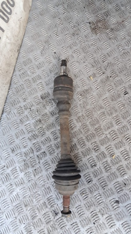 Planetara stanga fata Peugeot Partner 2.0 HDI cod motor RHY , transimie manuala an 2004