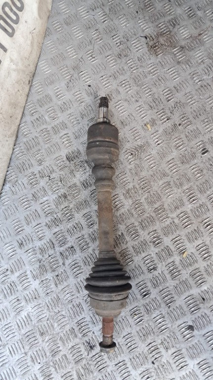 Planetara stanga fata Peugeot Partner 2.0 HDI cod motor RHY , transimie manuala an 2004