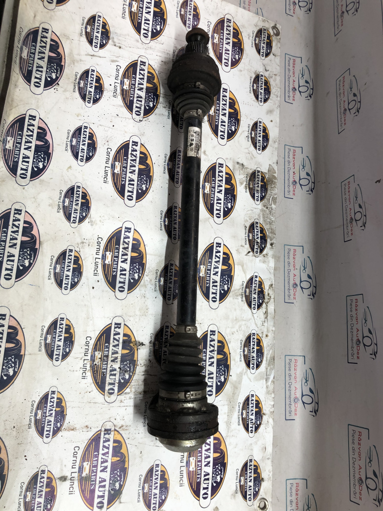 Planetara stanga spate Audi Q5 2010, 8R0501203C
