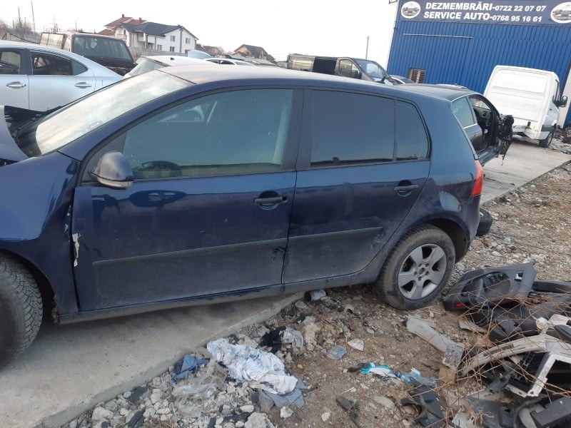 Planetara stanga Volkswagen Golf 5 2008 hatchback 1.9 tdi