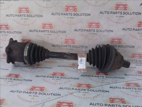Planetara stanga VW PASSAT B 6 2.0 TDI an fabr. 2010