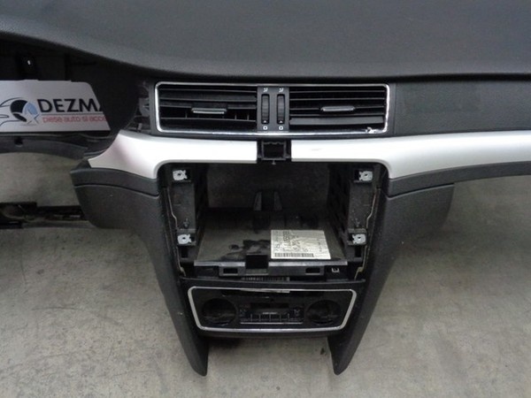 Plansa bord 3T1857007C, Skoda Superb II Combi (3T5) (idi:210793)