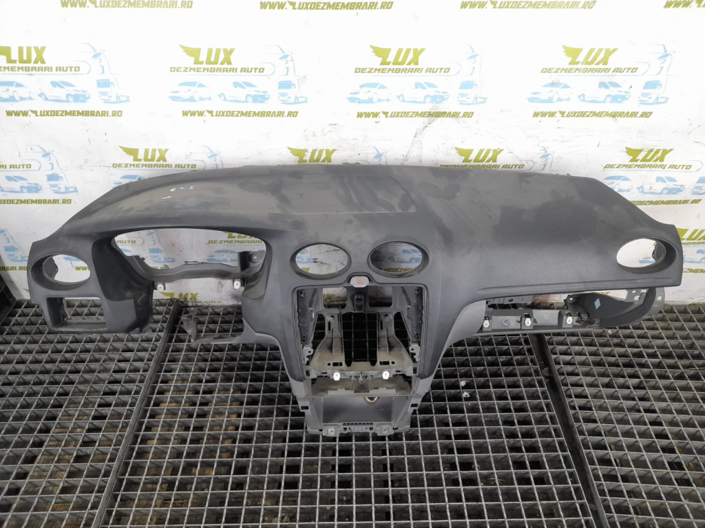 Plansa bord 8M51A04305 Ford Focus 2 [facelift] [2008 - 2011] 1.6 tdci G8DD
