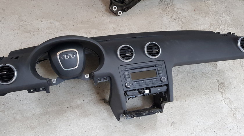 Plansa bord AUDI A3 8P Facelift 2009 2010 2011