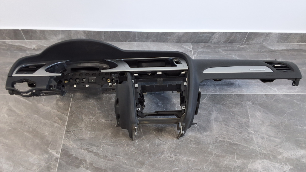 Plansa bord Audi A4 (2008-2011) [8K2, B8] 2.0 Motorina 2009, 8K1857041 / QUATTRO / VOLAN STANGA
