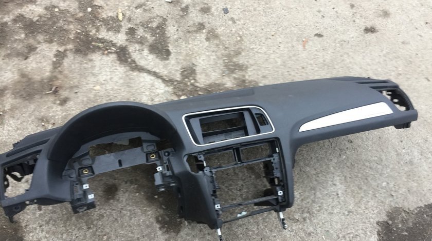 Plansa bord AUDI Q5 8R 2009 2010 2011 2012 2013