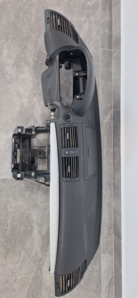 Plansa bord BMW Seria 1 (2004-2011) [E81, E87] 1.6 Benzina 2007, -