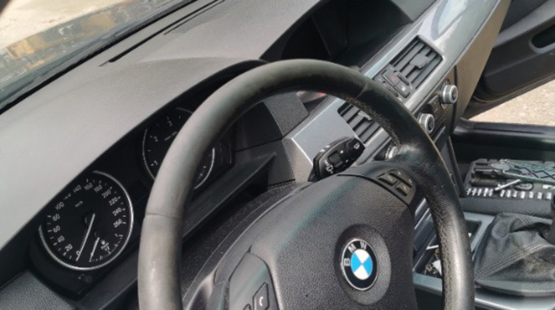Plansa bord BMW seria 5 E60 E61 Facelift start/stop neagra impecabila