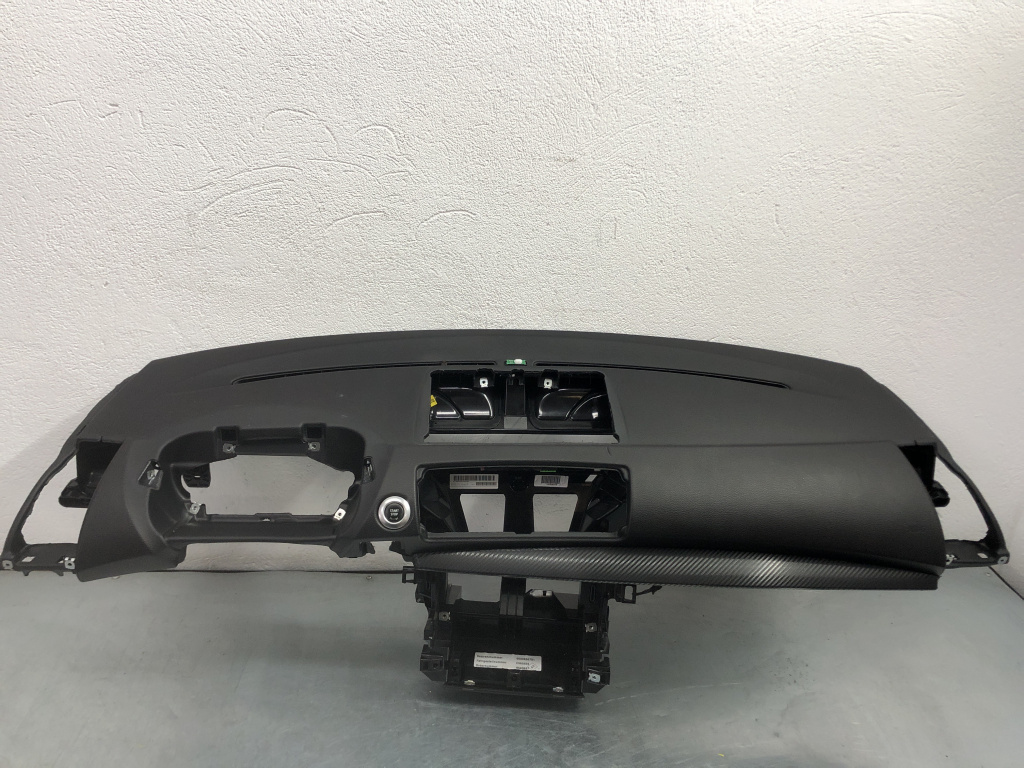 Plansa bord BMW Seria E87 120d Manual 2011 sedan 2011 (cod intern: 85701)