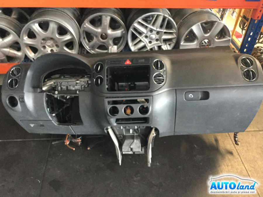 Plansa Bord carcasa Bord Cu Airbag Pasager Volkswagen GOLF V PLUS 5M1 2005