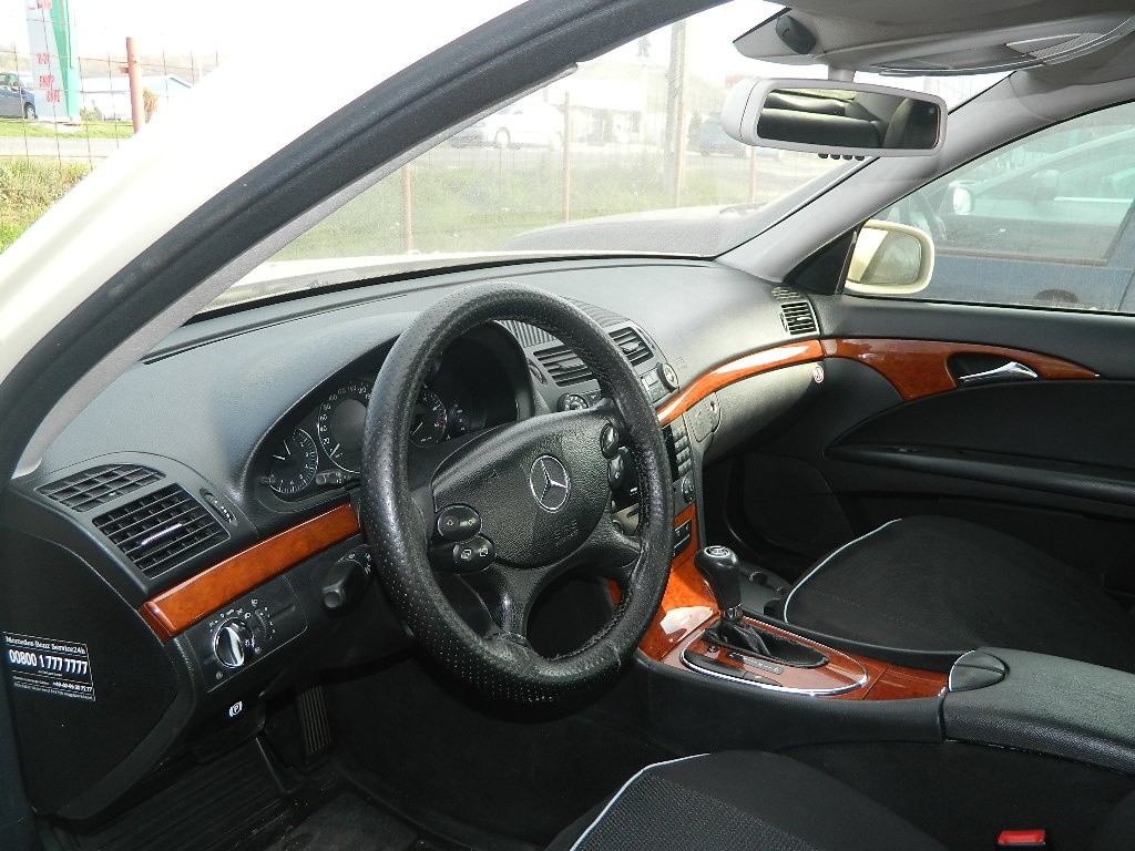 Plansa bord completa Mercedes E-Class W211 2.2Cdi Euro 4 model 2008