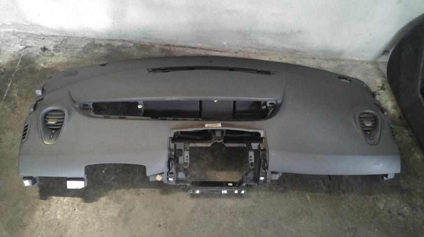 Plansa bord cu airbag pasager renault scenic 2