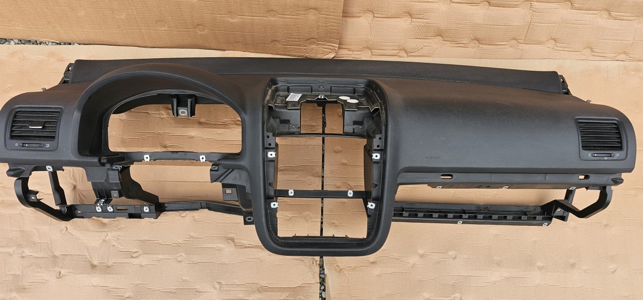 Plansa bord cu airbag pasager Vw Golf 5 2005 2006 2007 2008