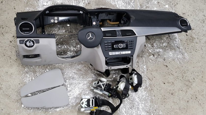 Plansa bord cu airbaguri Mercedes c-Class W204 FACELIFT 2011 2012