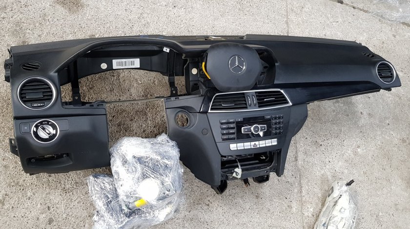 Plansa bord cu airbaguri Mercedes c-Class W204 FACELIFT 2011 2012