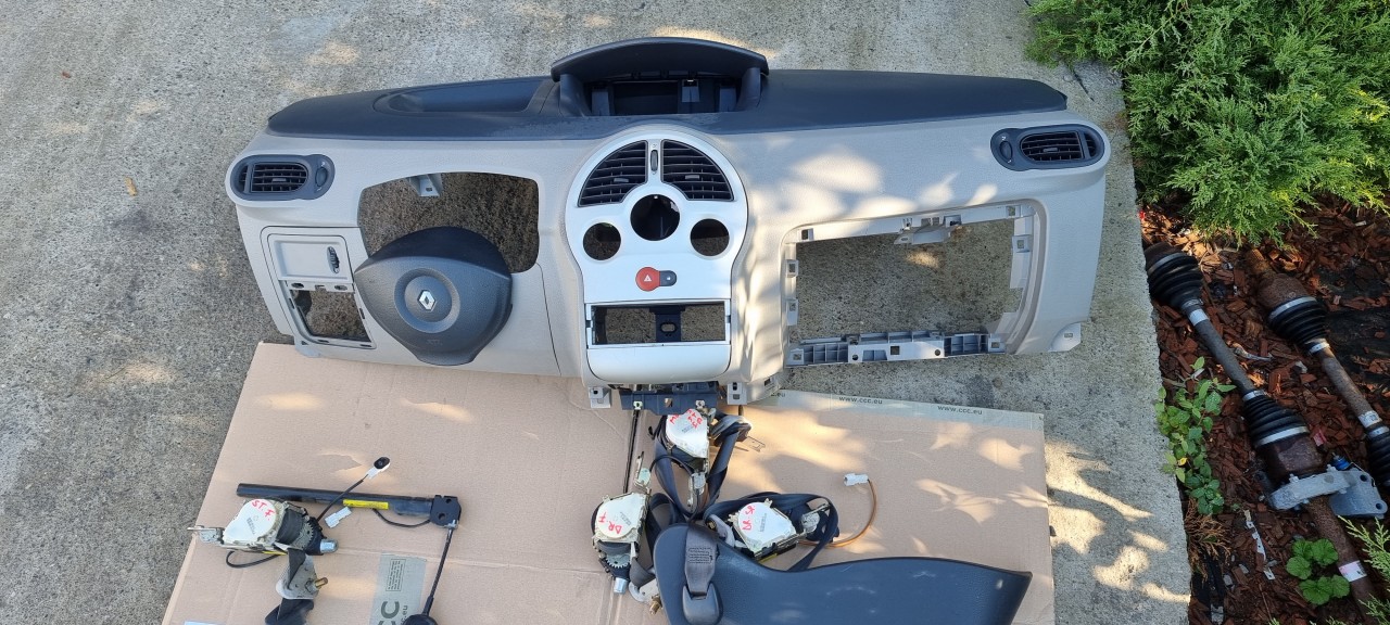 Plansa bord cu airbaguri si centuri Renault Modus 2005 2006 2007 2008