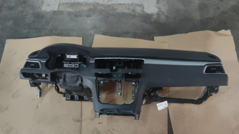 Plansa bord cu head up display Peugeot 508 2012