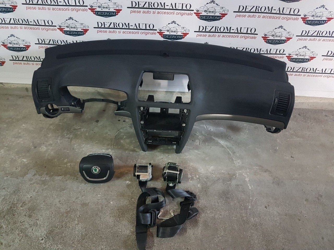 Plansa bord culoare gri airbag volan airbag pasager audi q7