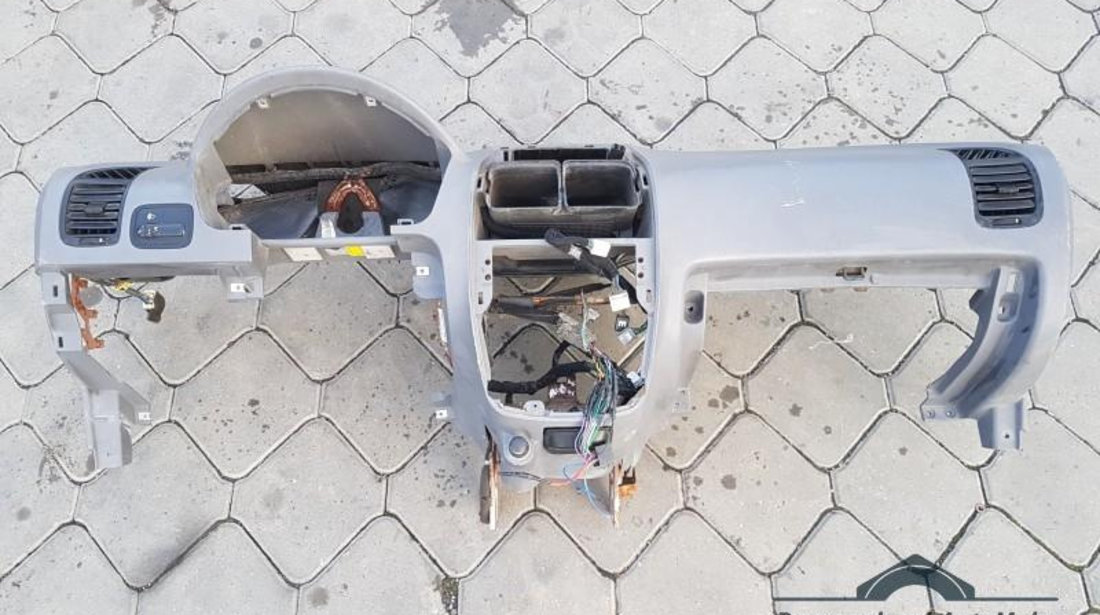 Plansa bord Hyundai Accent 2 (2000-2005)