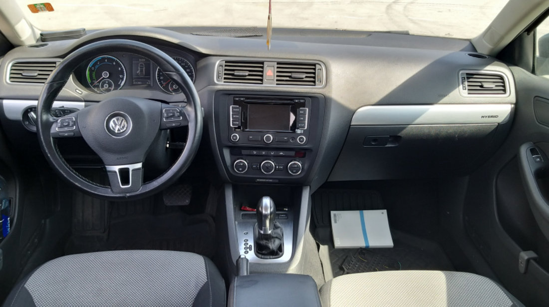 Plansa bord + kit airbag-uri ( volan + pasager, centuri fata + spate, cortine, calculator) VW Jetta (A6) MK6