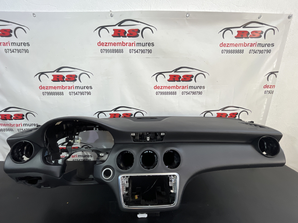 Plansa bord Mercedes A Klass sedan 2012 (cod intern: 264692)