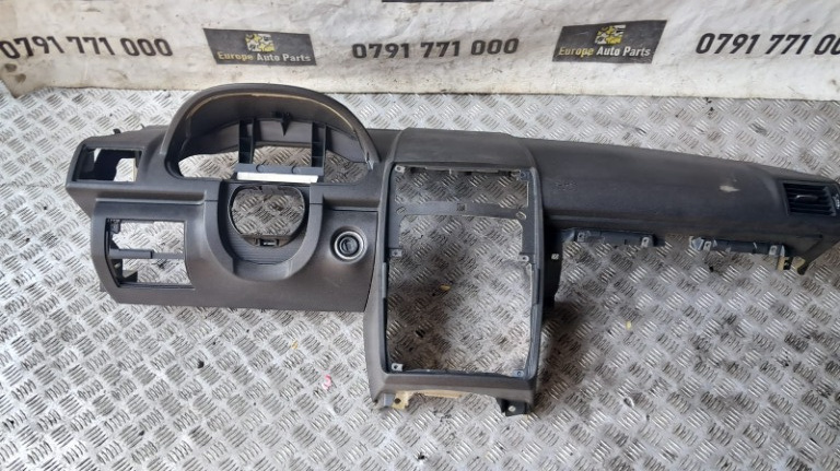 Plansa bord Mercedes A150 w169 benzina, cod motor 266.920 , transmisie manuala , an 2005