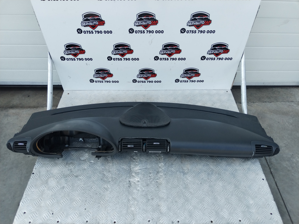 Plansa bord Mercedes-Benz C-Class (2001-2007) [W203] 2.2 Motorina 2004, VOLAN STANGA