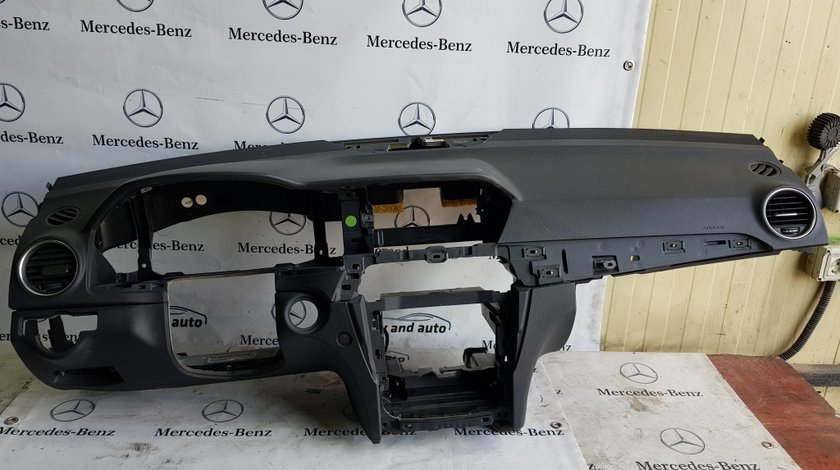 Plansa bord Mercedes c-Class W204 FACELIFT