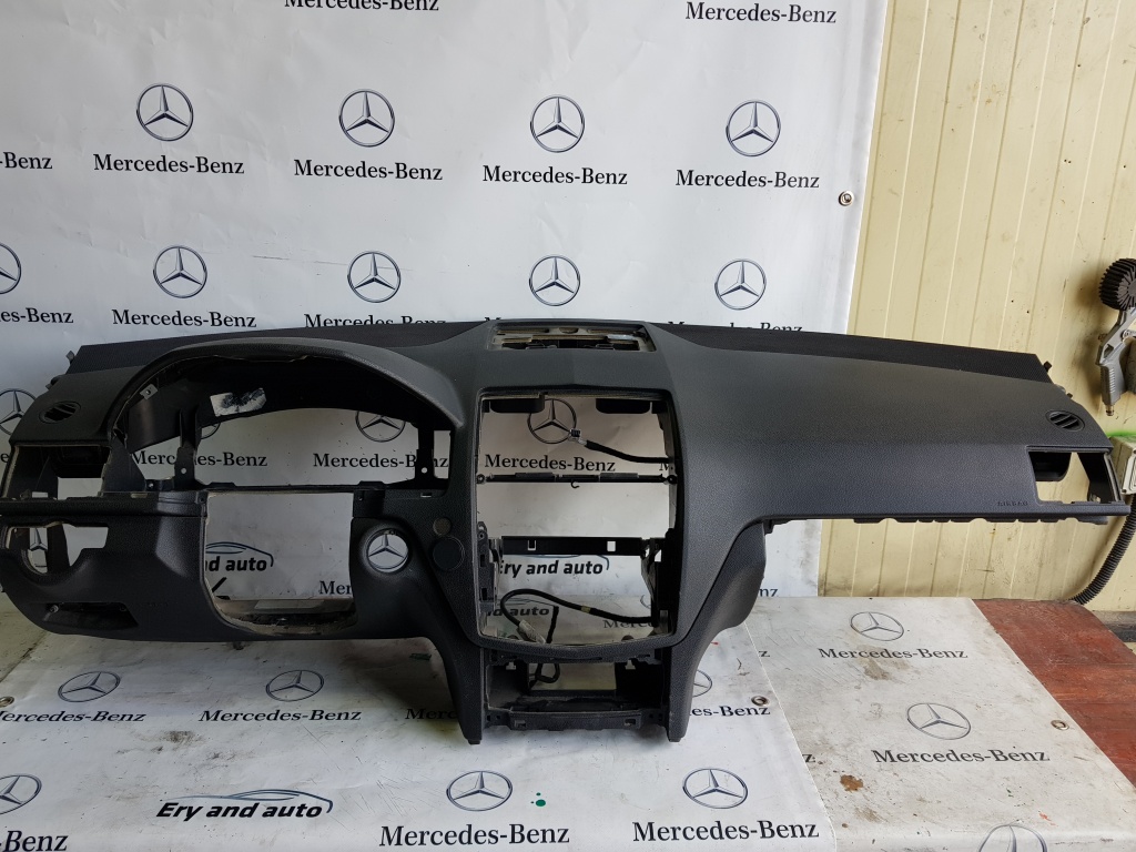 Plansa bord Mercedes C220 cdi w204 2007-2010