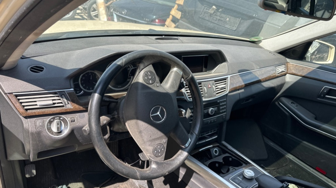 Plansa bord Mercedes e class w212 n-om Facelift in stare buna