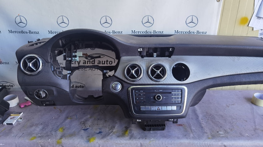 Plansa bord Mercedes Gla x156 an 2016
