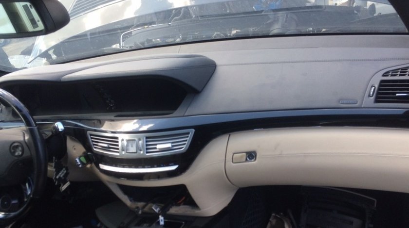 Plansa bord Mercedes S class W221 cu airbag genunchi