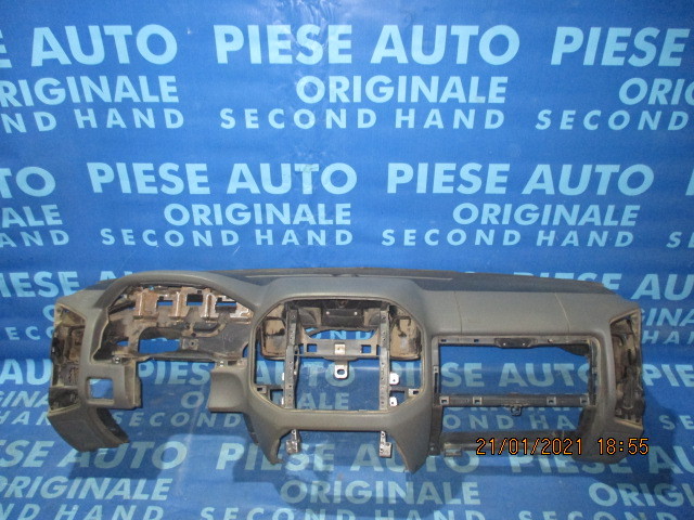 Plansa bord Mitsubishi Pajero 2003;  MR402401